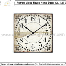 Horloge en bois rétro en forme rectangulaire